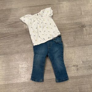 Baby Girl Two Piece Outfit White Floral Top and Blue Jeans Set Size 6-12 Months